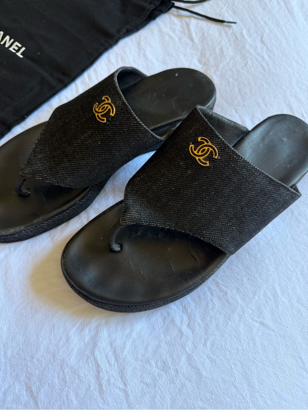 CHANEL Vintage Black Denim Slide/Thong Sandals with Gold CC Logo - Picture 10 of 15